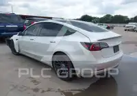 2022 Tesla Model 3 фото