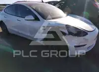 2022 Tesla Model 3 фото