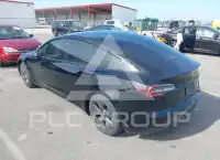 2022 Tesla Model 3 фото