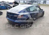 2022 Tesla Model 3 фото
