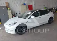 2022 Tesla Model 3 фото