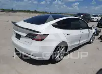 2022 Tesla Model 3 фото