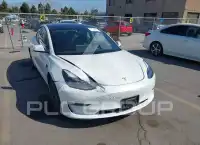 2022 Tesla Model 3 фото