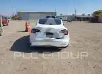 2022 Tesla Model 3 фото