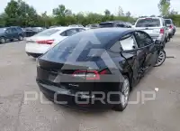 2022 Tesla Model 3 фото