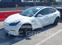 2022 Tesla Model 3 фото
