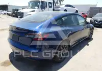 2022 Tesla Model 3 фото
