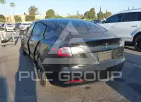 2022 Tesla Model 3 фото