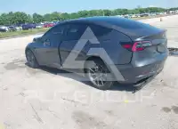 2022 Tesla Model 3 фото