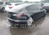2022 Tesla Model 3 фото