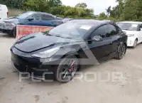 2022 Tesla Model 3 фото