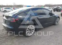 2022 Tesla Model 3 фото