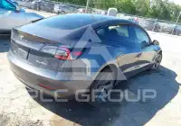 2022 Tesla Model 3 фото