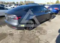 2022 Tesla Model 3 фото