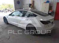 2022 Tesla Model 3 фото