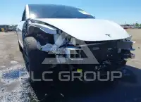 2022 Tesla Model 3 фото