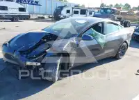 2022 Tesla Model 3 фото