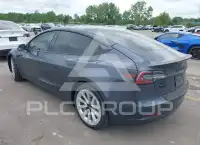 2022 Tesla Model 3 фото