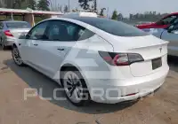 2022 Tesla Model 3 фото