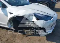 2022 Tesla Model 3 фото