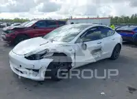 2022 Tesla Model 3 фото