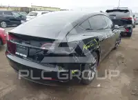 2022 Tesla Model 3 фото