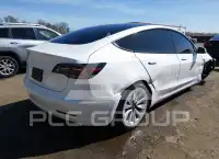 2022 Tesla Model 3 фото