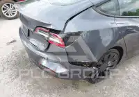 2022 Tesla Model 3 фото