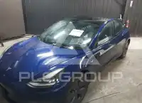 2022 Tesla Model 3 фото