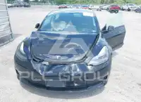 2022 Tesla Model 3 фото