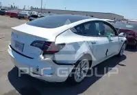 2022 Tesla Model 3 фото