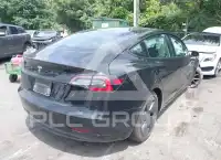2022 Tesla Model 3 фото
