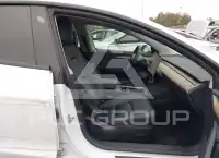 2022 Tesla Model 3 фото