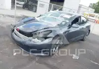2022 Tesla Model 3 фото