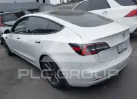 2022 Tesla Model 3 фото