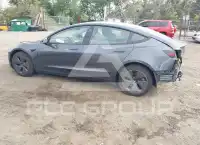 2022 Tesla Model 3 фото
