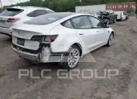 2022 Tesla Model 3 фото