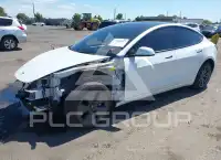 2022 Tesla Model 3 фото