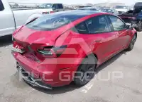 2022 Tesla Model 3 фото