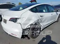 2022 Tesla Model 3 фото