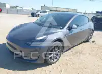 2022 Tesla Model 3 фото