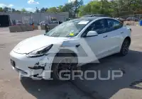 2022 Tesla Model 3 фото