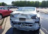 2022 Tesla Model 3 фото