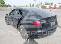 2022 Tesla Model 3 фото