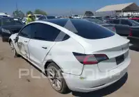 2022 Tesla Model 3 фото