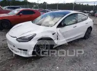 2022 Tesla Model 3 фото