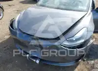 2022 Tesla Model 3 фото