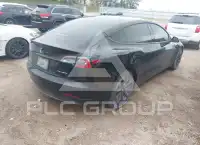 2022 Tesla Model 3 фото