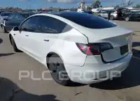 2022 Tesla Model 3 фото