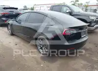 2022 Tesla Model 3 фото